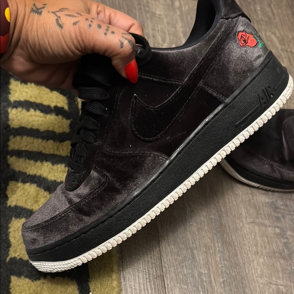 Nike dunks Black velvet - Picture 2 of 2